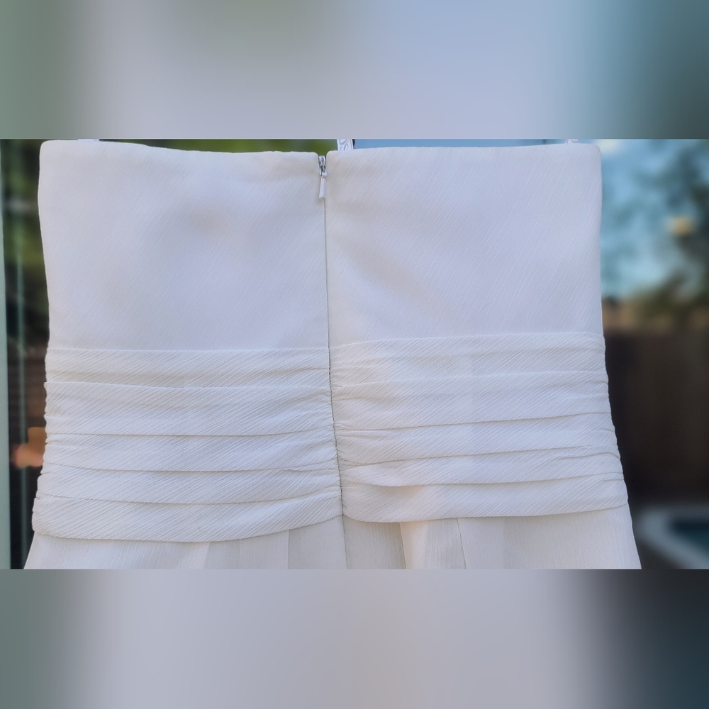 David's Bridal White Crinkle Chiffon Wedding Dress – Size 2 - Picture 13 of 17